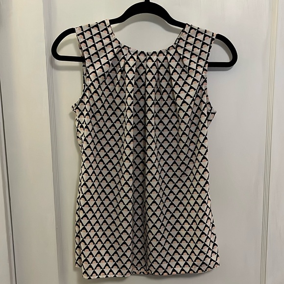 Sleeveless Merona Blouse with Navy and Pink Abstract Pattern (Women’s Small) - Picture 1 of 6